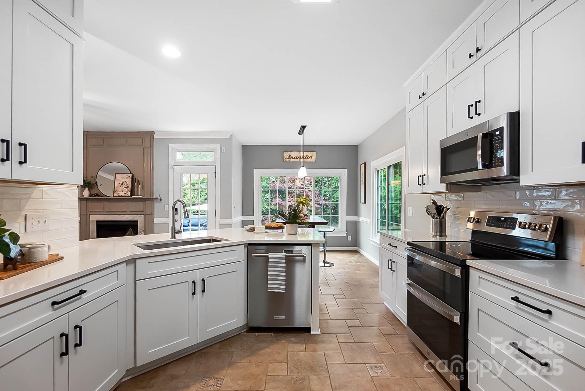 1214 Foxfield Road