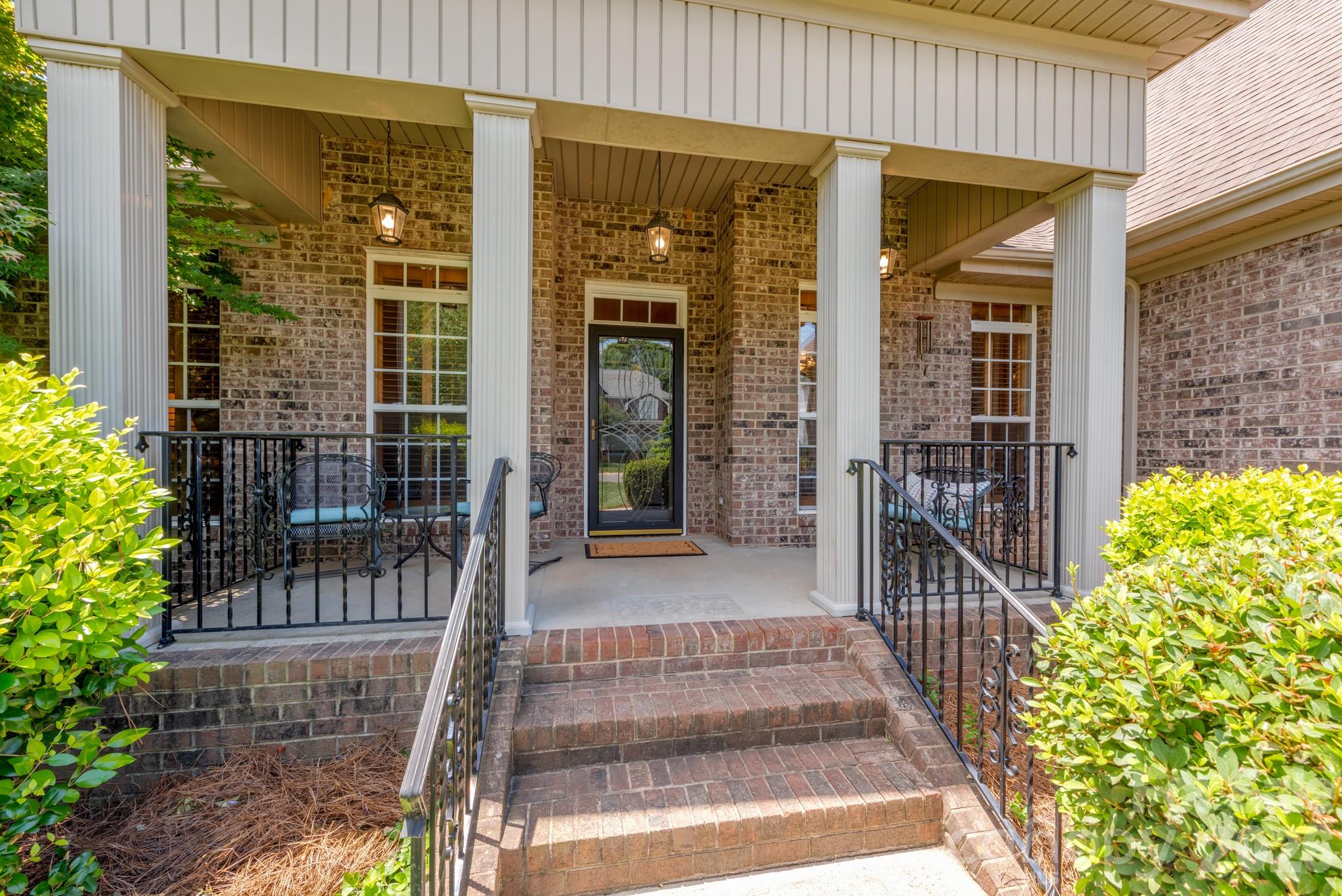 7032 Kidwelly Lane