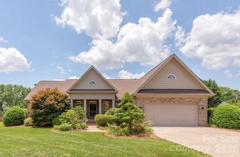Photo of 7032 Kidwelly Lane, Matthews, NC 28104 (MLS # 4394382)