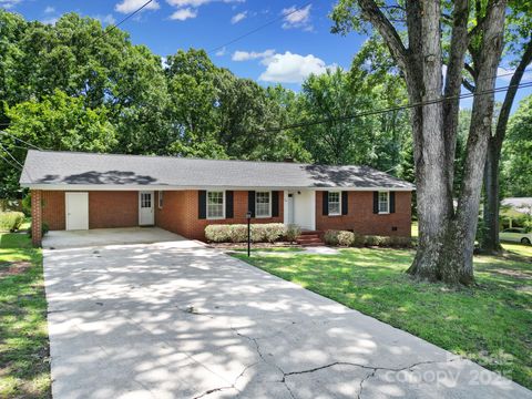 967 Hilldale Drive Lancaster SC 29720