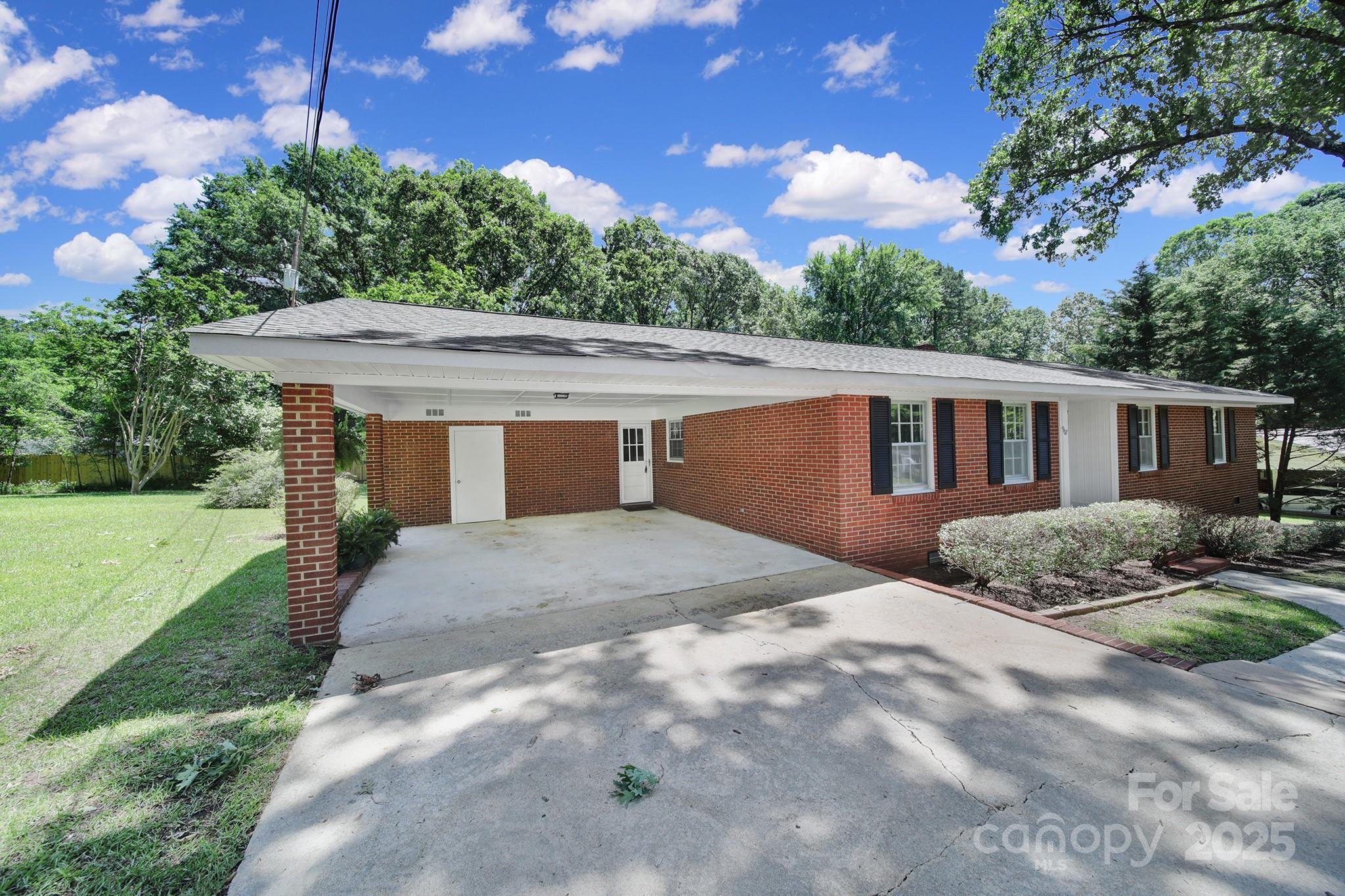 967 Hilldale Drive