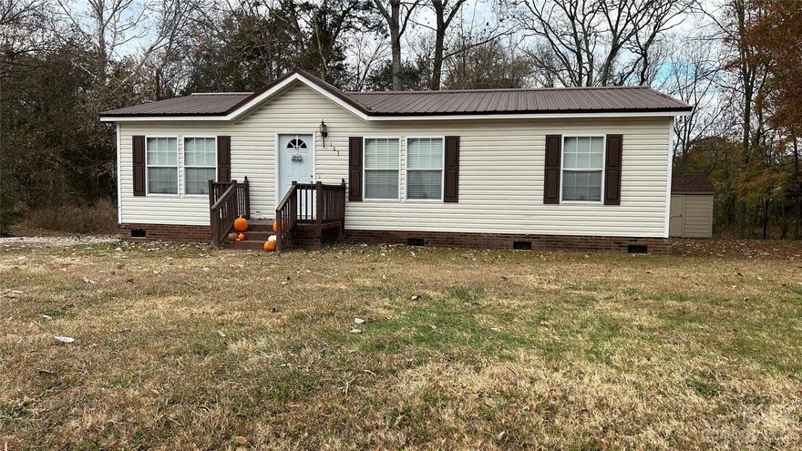 Charming 3-bed, 2-bath manufactured home on 1/3 acre just a stone's throw from downtown Chester, SC. This cozy abode boasts modern amenities, including a spacious kitchen, inviting living areas, and serene bedrooms. Enjoy the tranquility of a sizable lot while being conveniently close to urban conveniences. Brand new flooring installed first week of February!! Perfect for those seeking a blend of country comfort and city accessibility. Don't miss the chance to make this gem yours!
