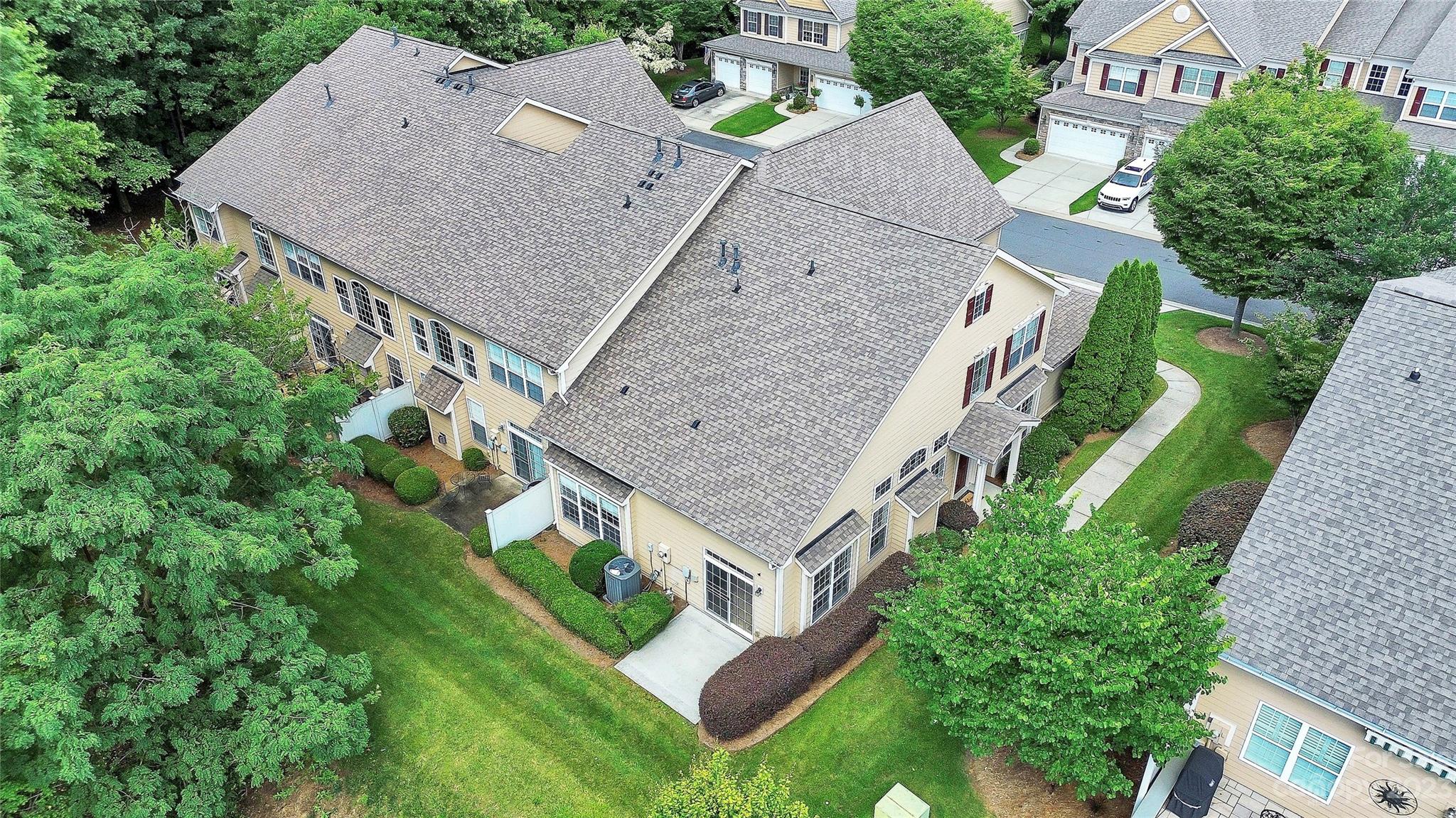 Lake Shore On Lake Wylie - Residential