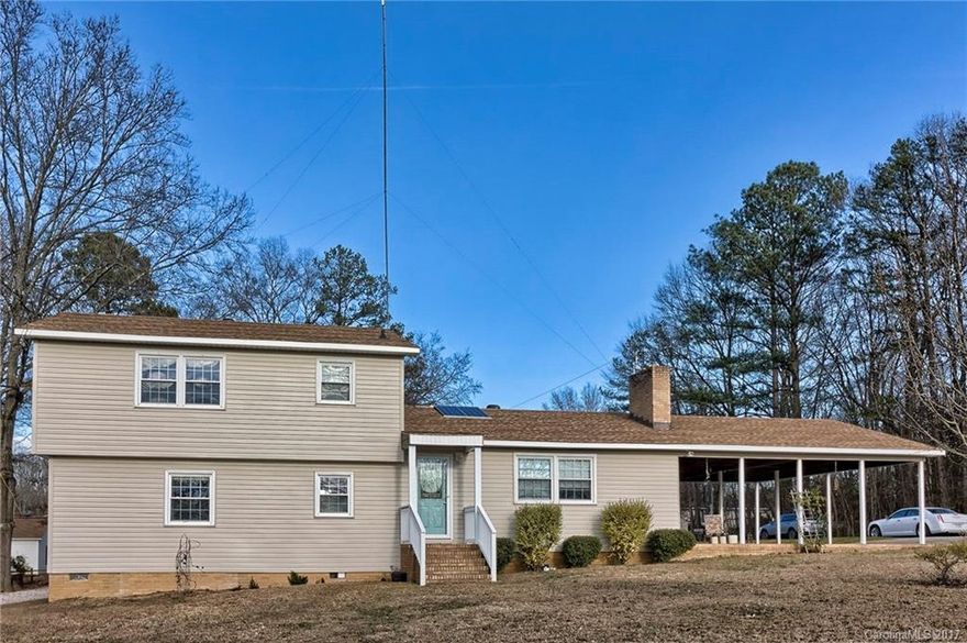 Beautiful home! Open floor plan concept. Charming features. Newly renovated. Established neighborhood. Fireplace in both living and great room. Stainless steal appliances. Call today and make this YOUR home!