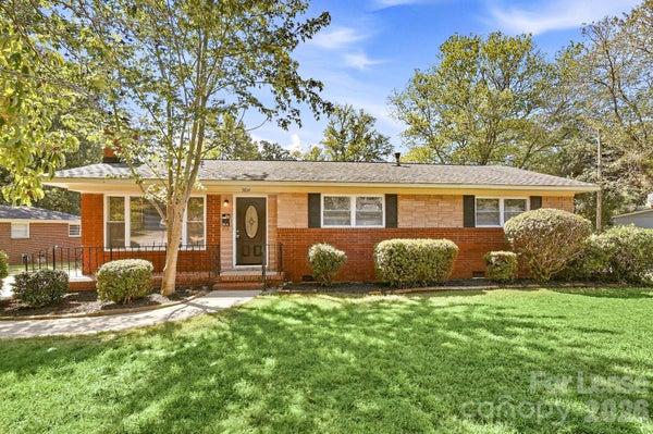 3814 SHEFFIELD DR, CHARLOTTE, NC 28205 - Image 44abe016bcb1caba0b4cac494e933aeb/2367390676