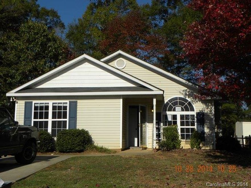 Charming Ranch home in York.  Freshly Painted interior, New appliances, move In Ready! very close to elementary school. Enjoy the outdoors on the patio, backyard has some mature trees.