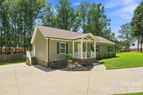 Photo of 312 Sailwinds Road, Mooresville, NC 28115 (MLS # 4410586)