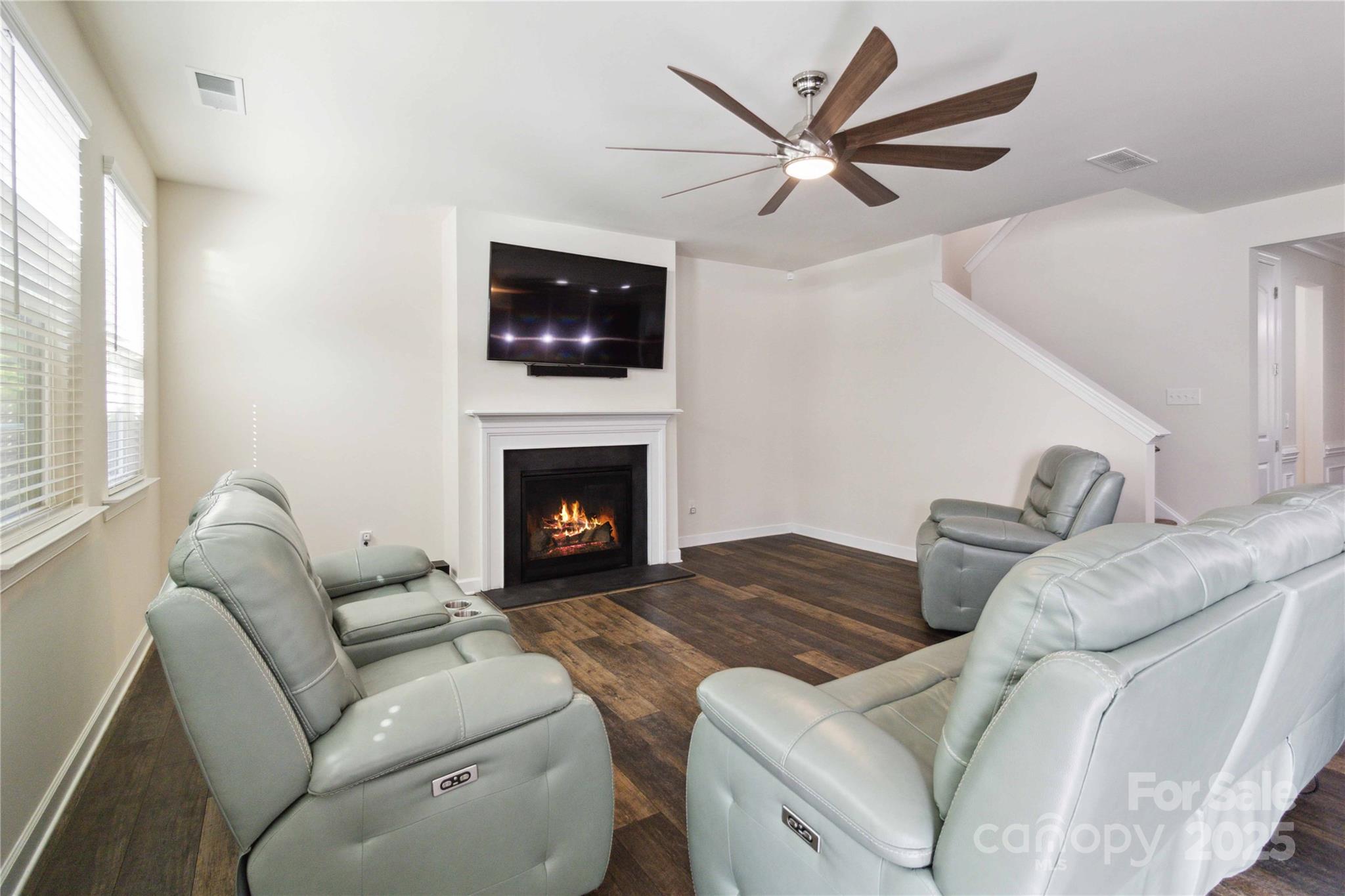 Lake Crest - Residential