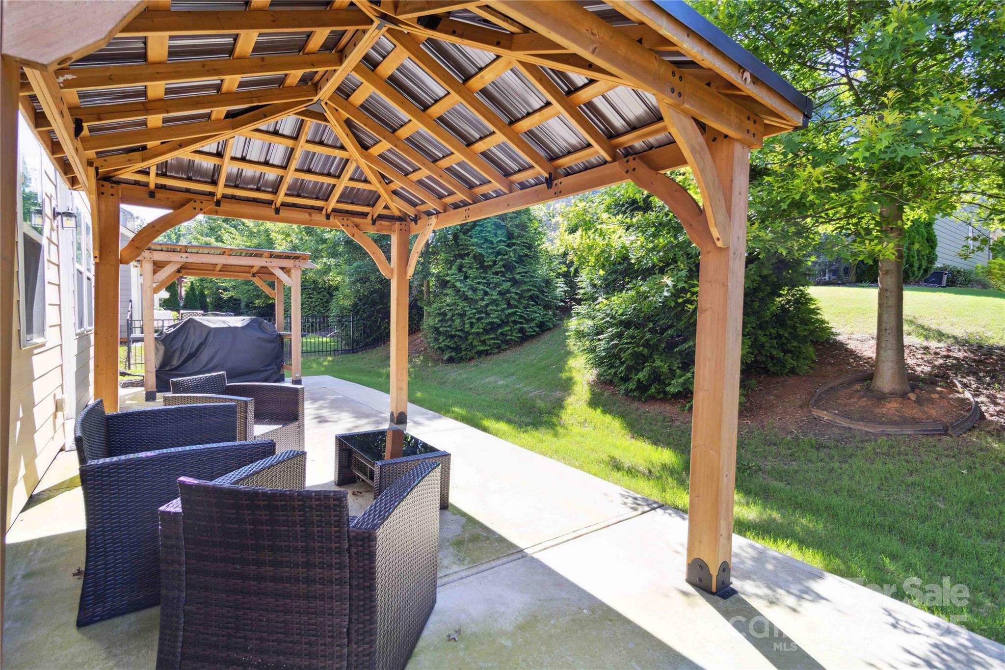 Lake Crest - Residential