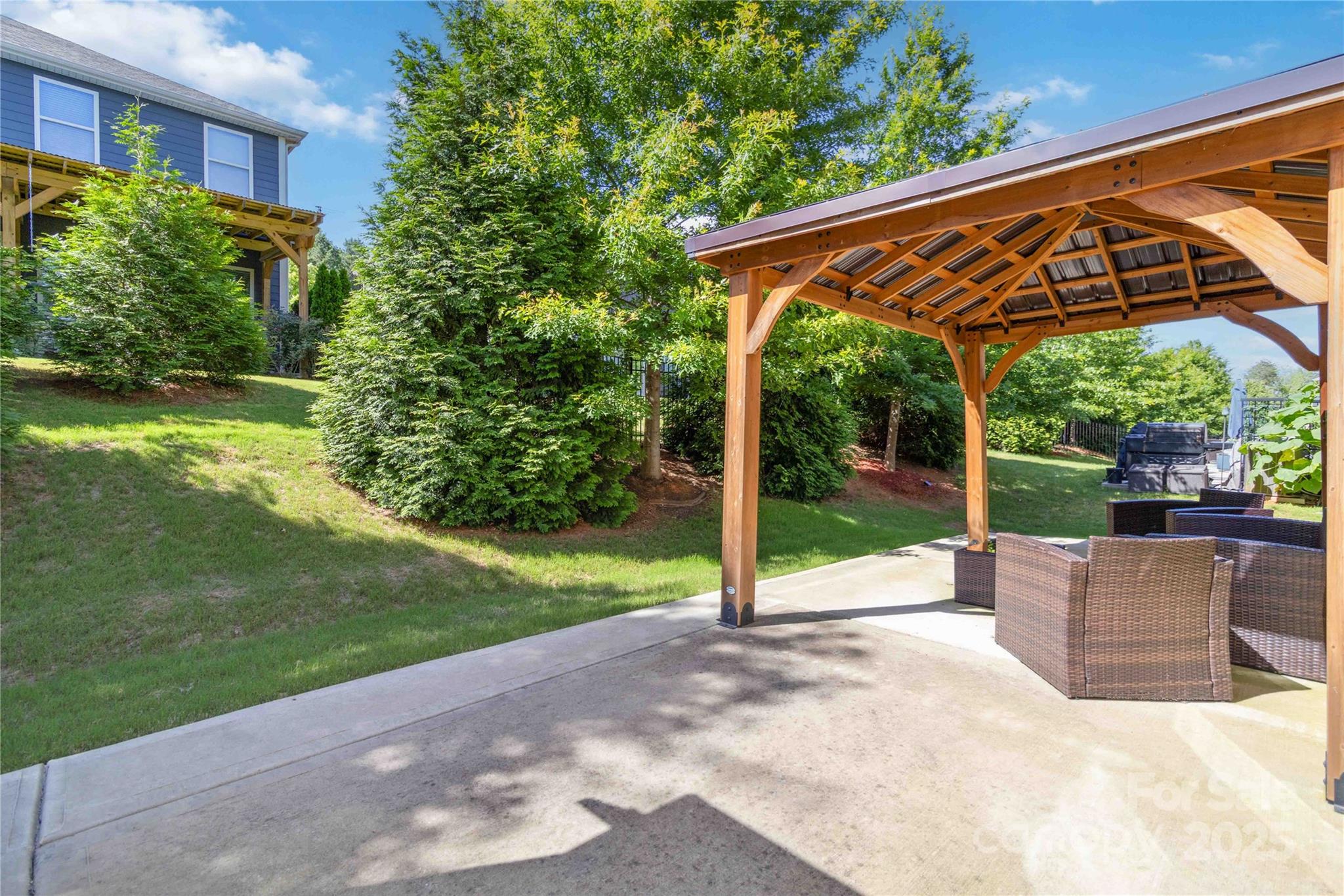 Lake Crest - Residential