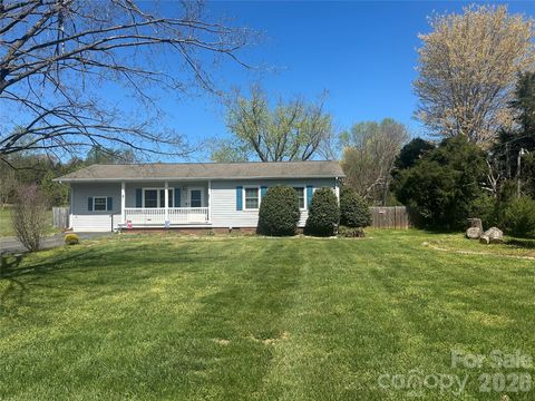 Photo of 130 Fort Dobbs Road, Statesville, NC 28625 (MLS # 4363867)