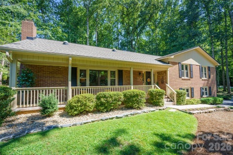 Photo of 10 Surrey Run, Hendersonville, NC 28791 (MLS # 4416552)