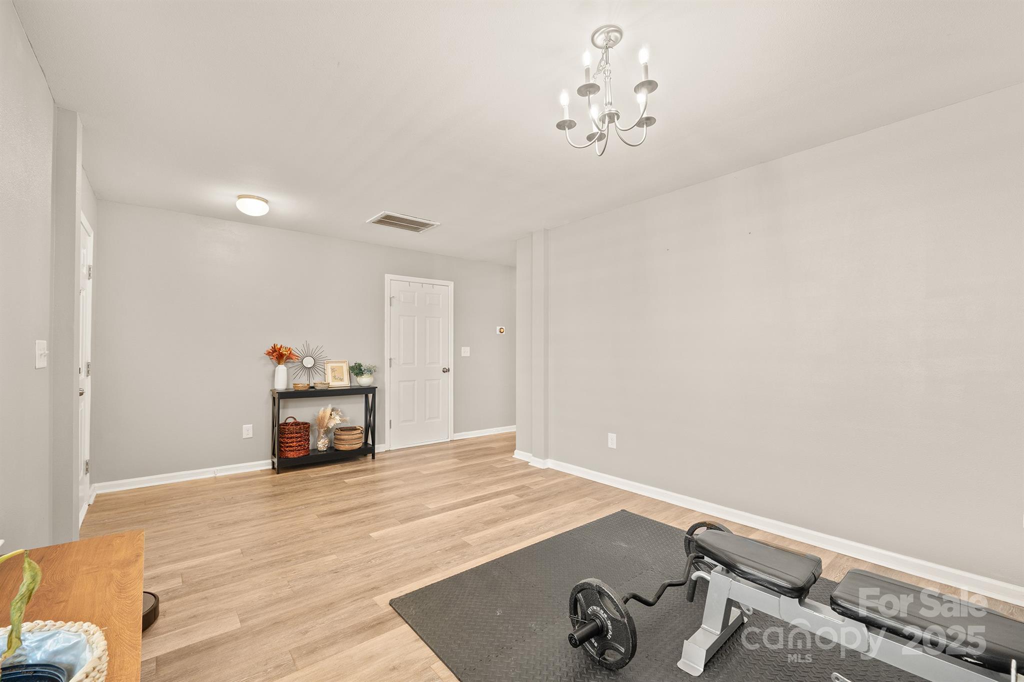 9404 Quilting Bee Lane