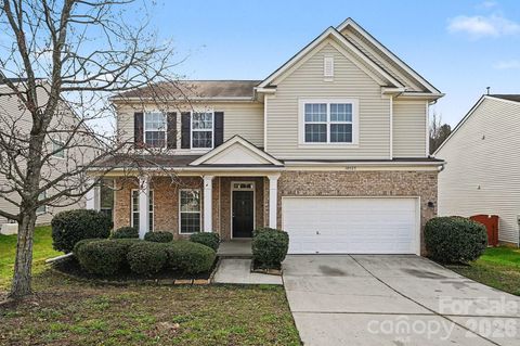 Photo of 10525 Dominion Village Drive, Charlotte, NC 28269 (MLS # 4353795)