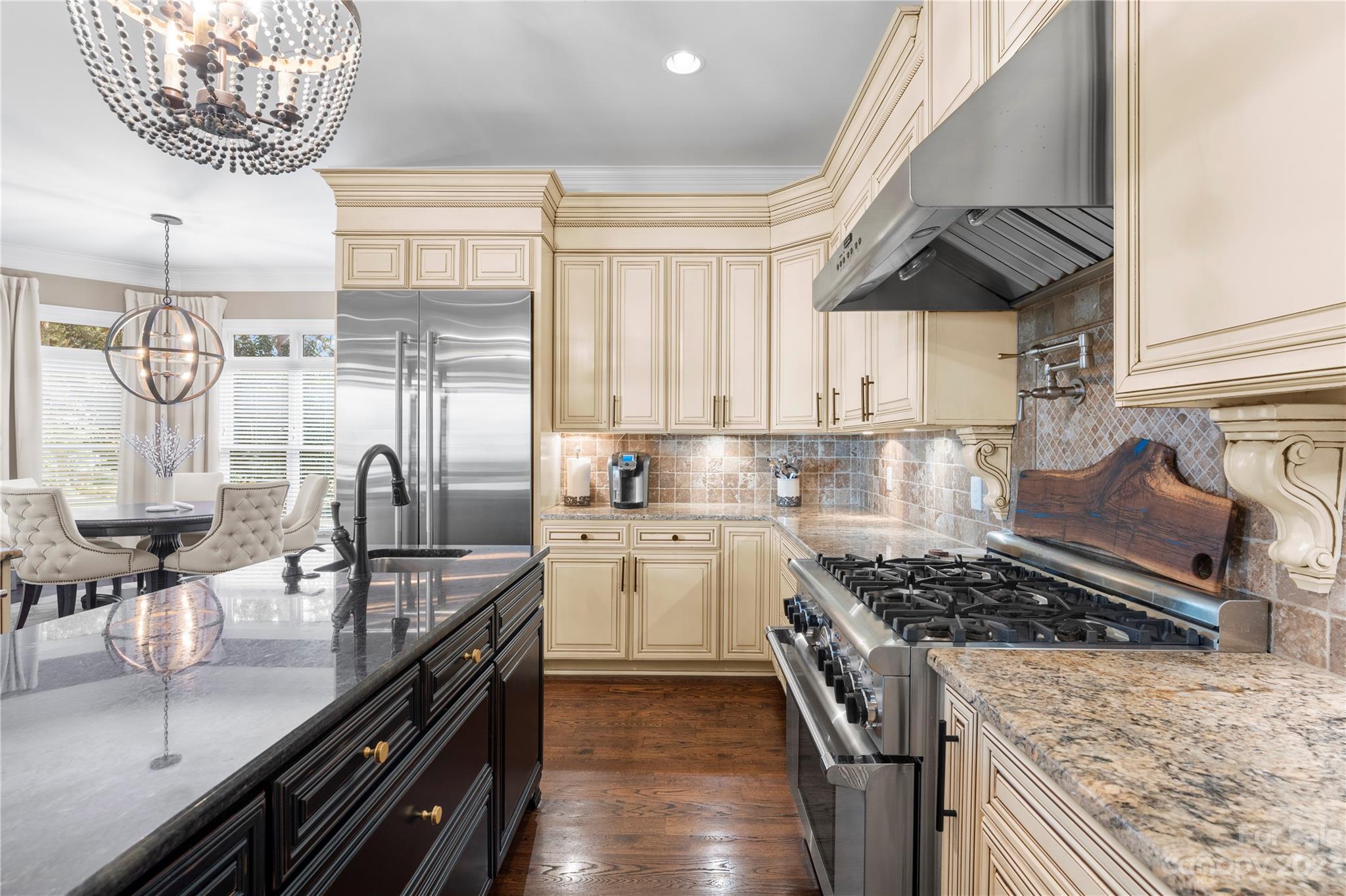 The Peninsula - Residential