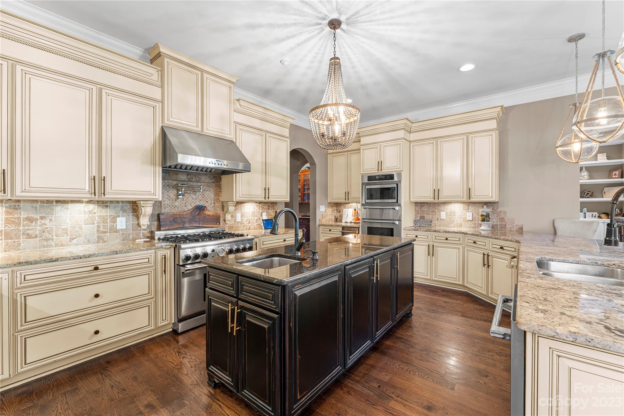 The Peninsula - Residential