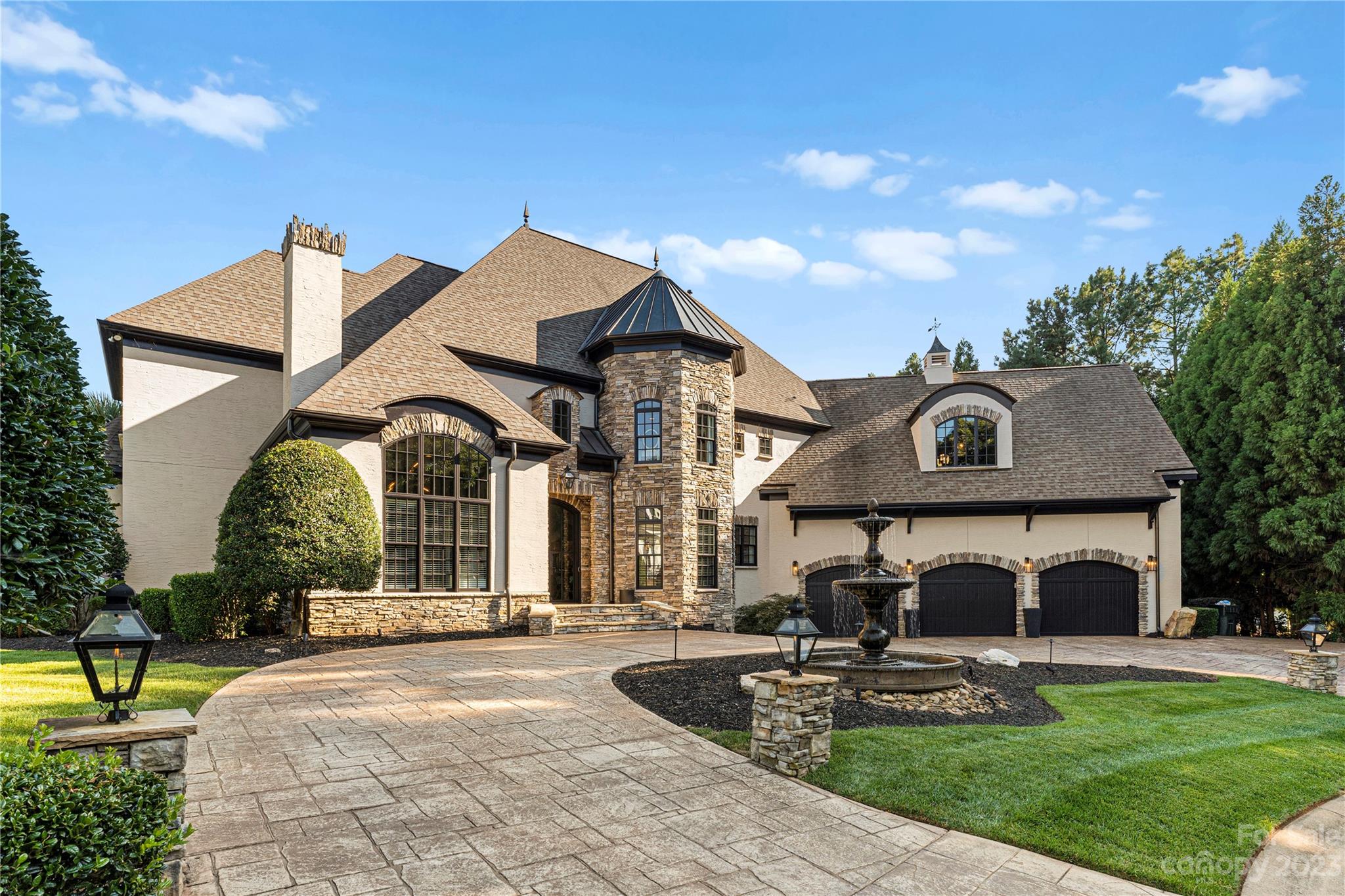 The Peninsula - Residential