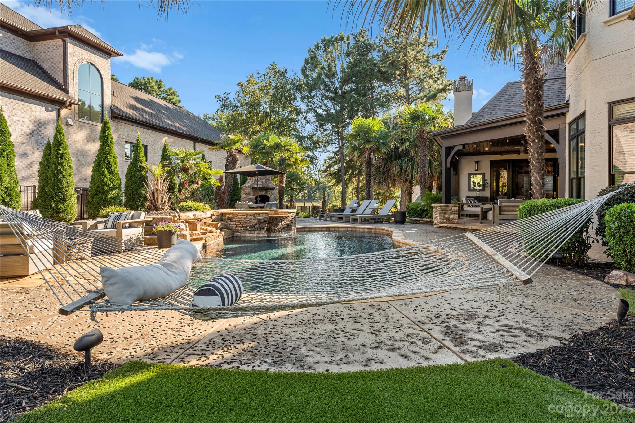 The Peninsula - Residential