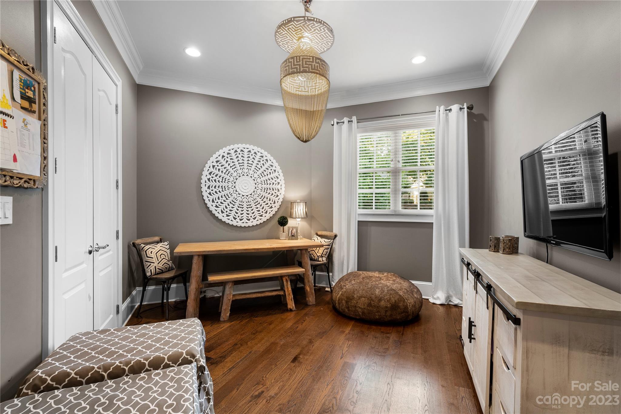 The Peninsula - Residential