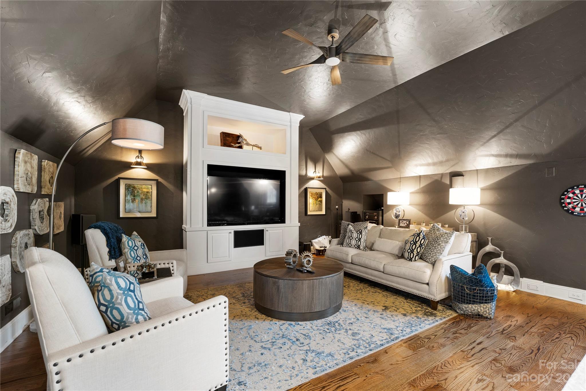 The Peninsula - Residential