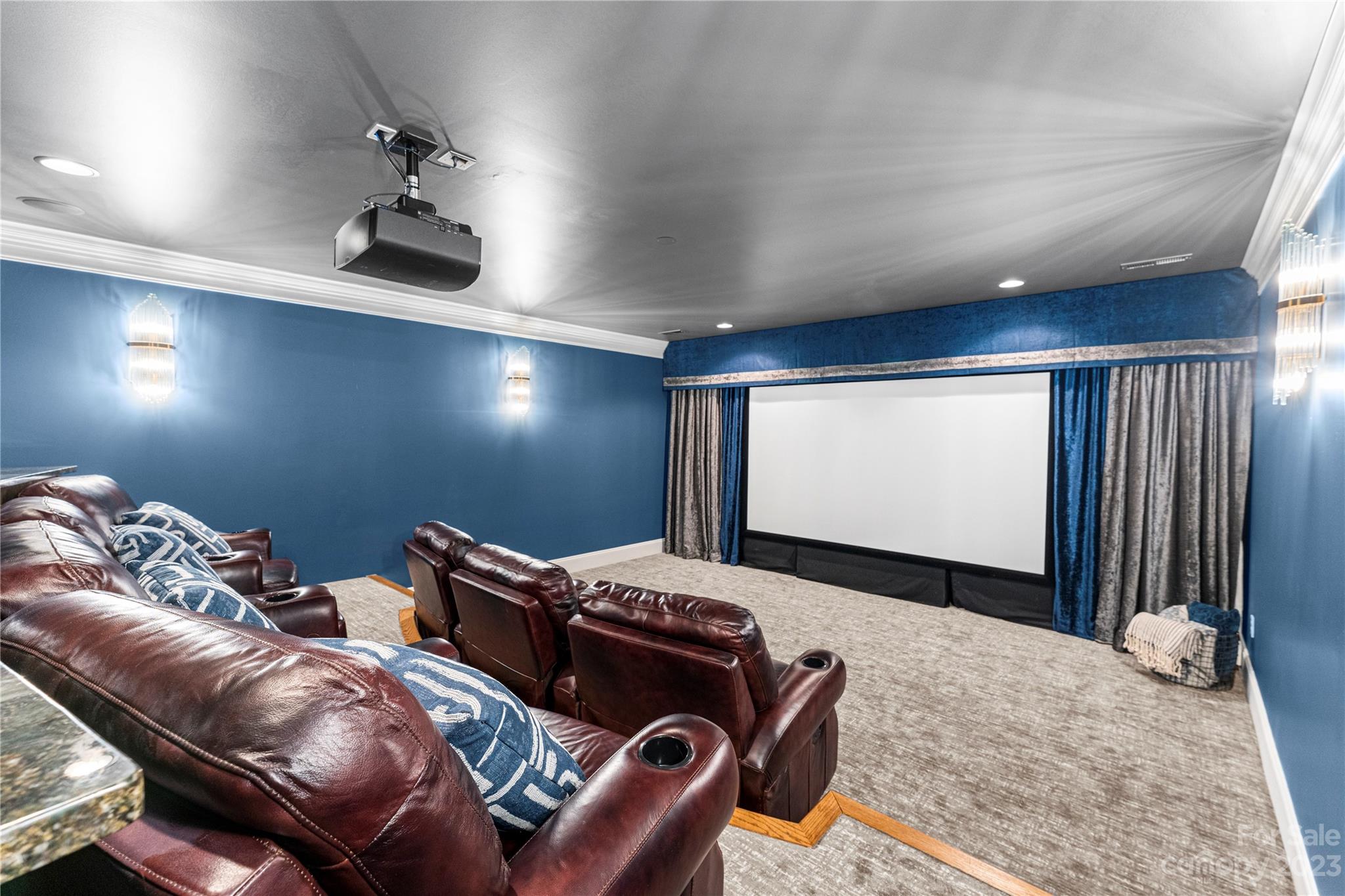 The Peninsula - Residential