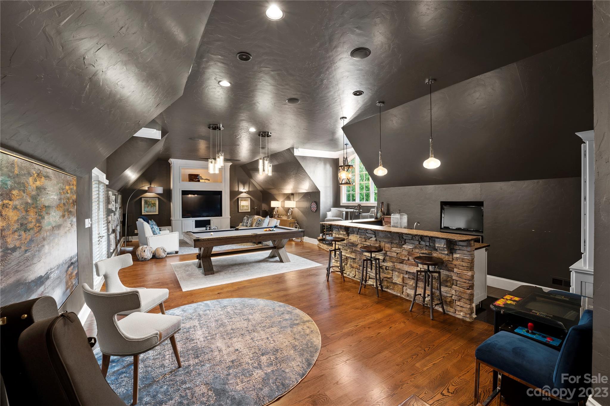 The Peninsula - Residential