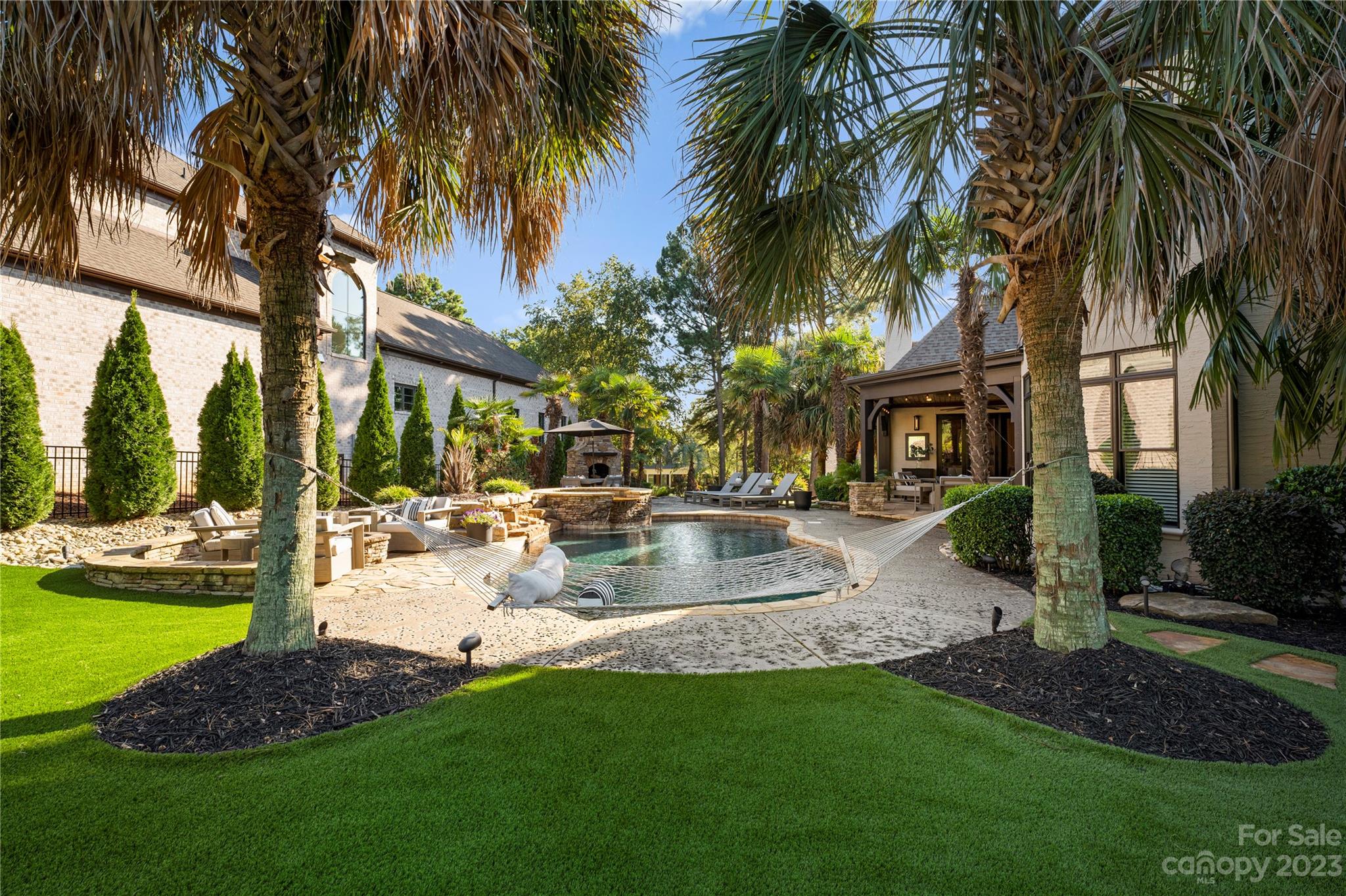 The Peninsula - Residential