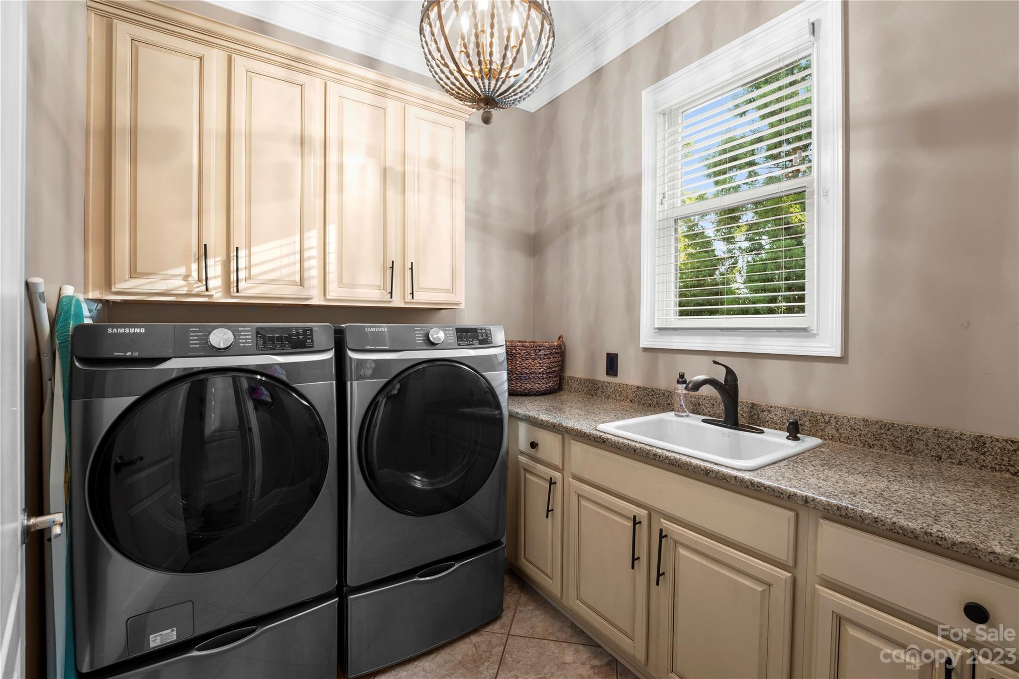 The Peninsula - Residential