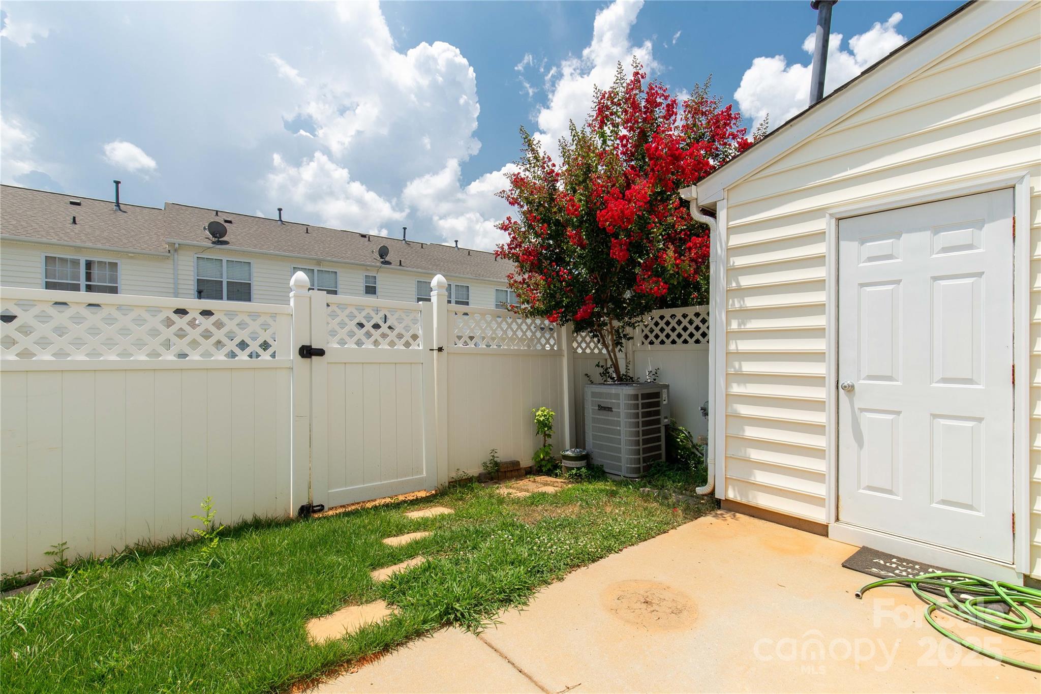 Ridge Pointe - Residential