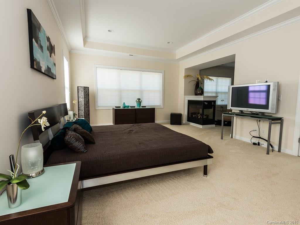 Hollister - Residential