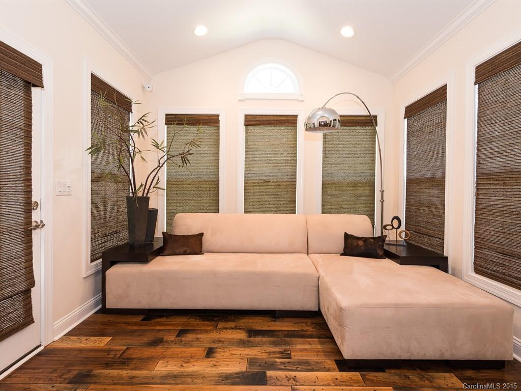 Hollister - Residential