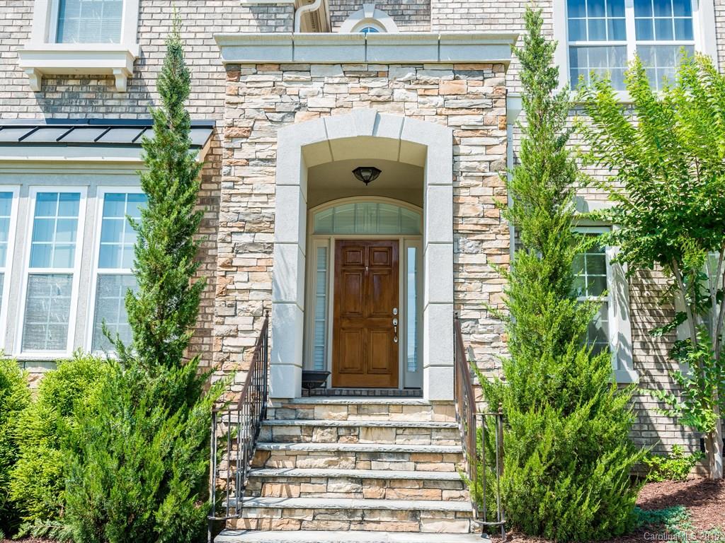 Hollister - Residential