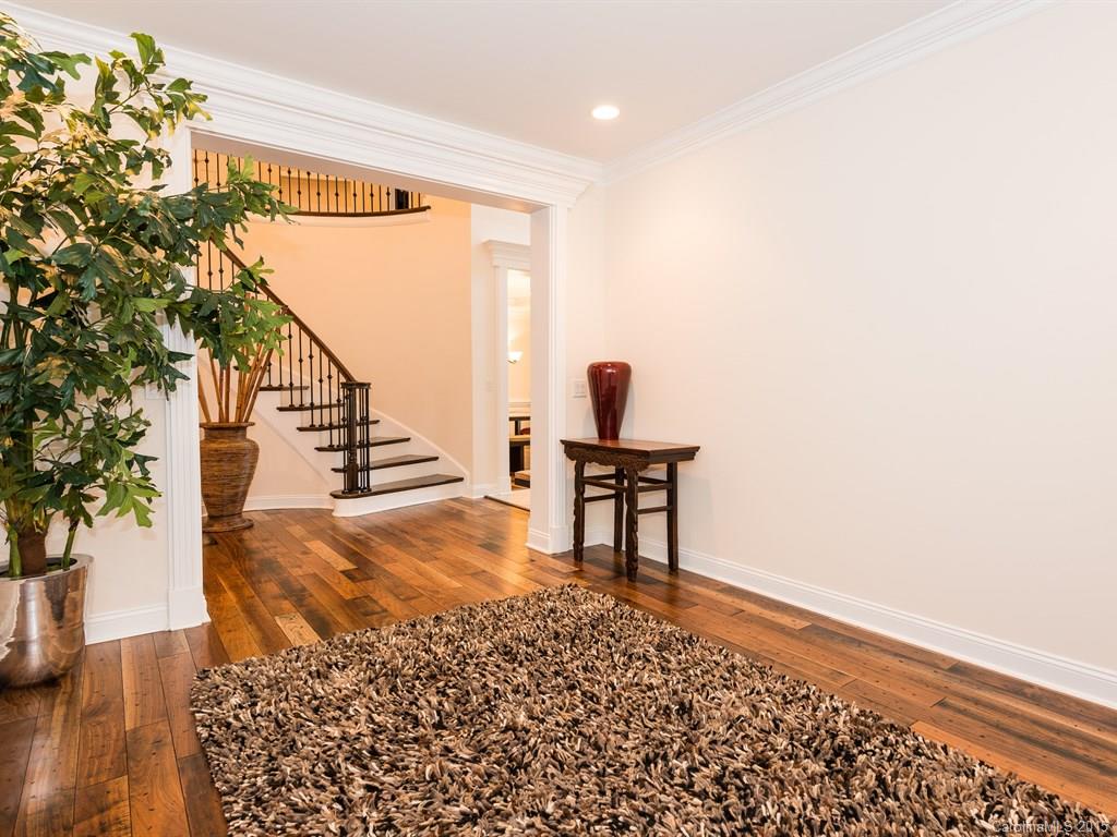 Hollister - Residential