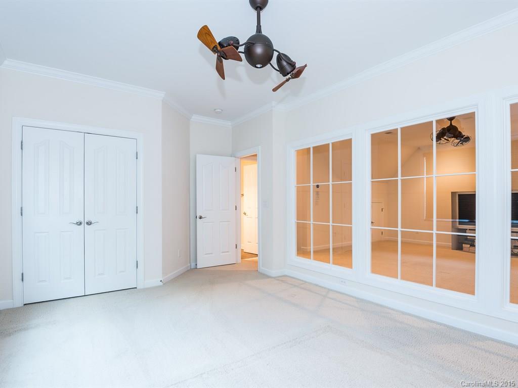 Hollister - Residential