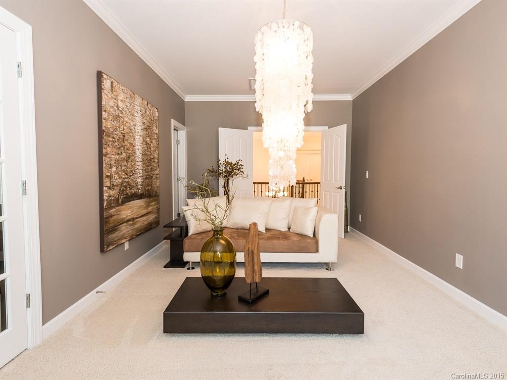 Hollister - Residential