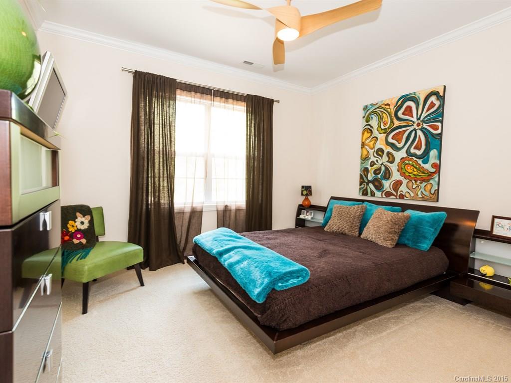 Hollister - Residential