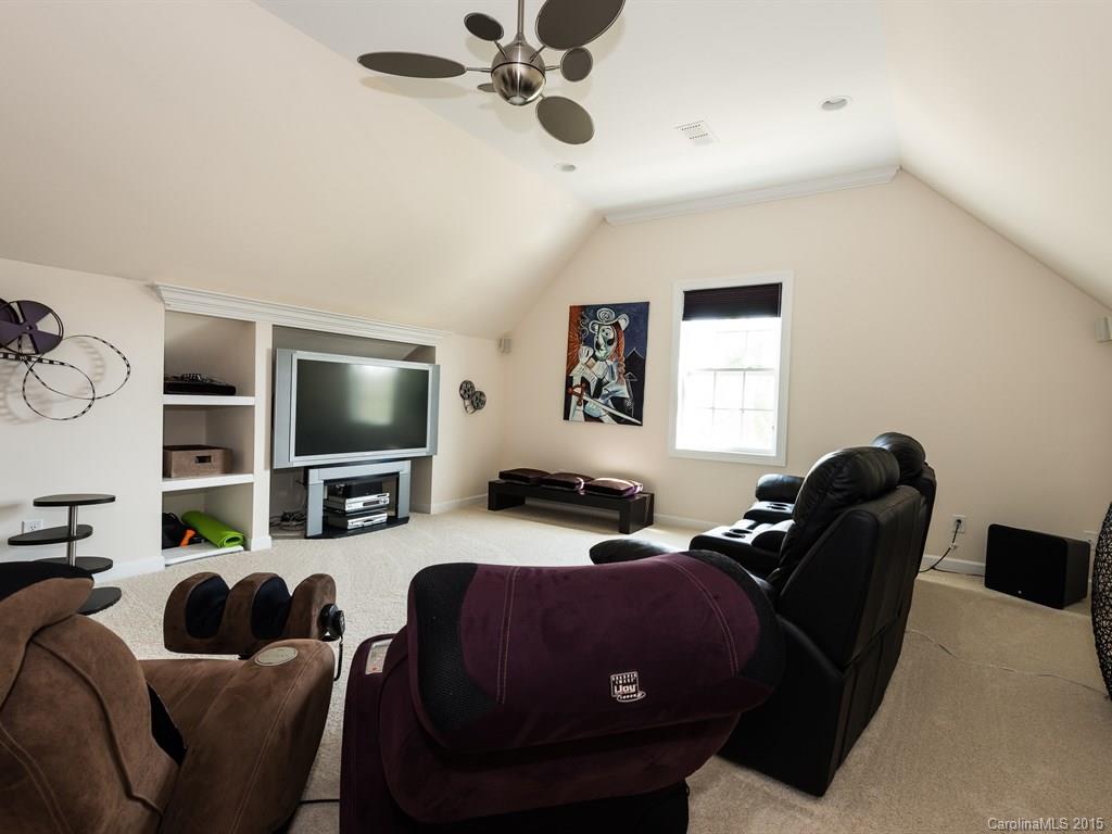 Hollister - Residential