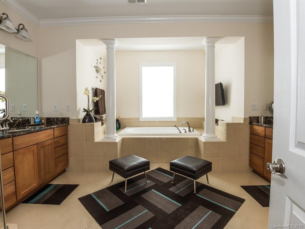 Hollister - Residential