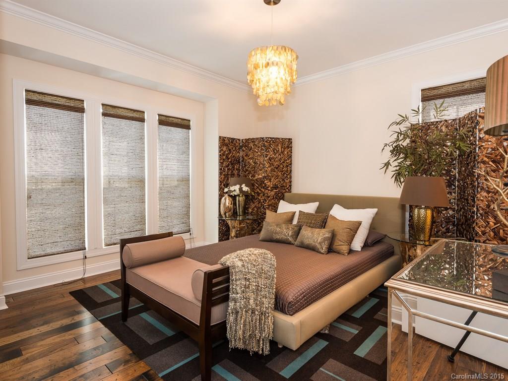 Hollister - Residential