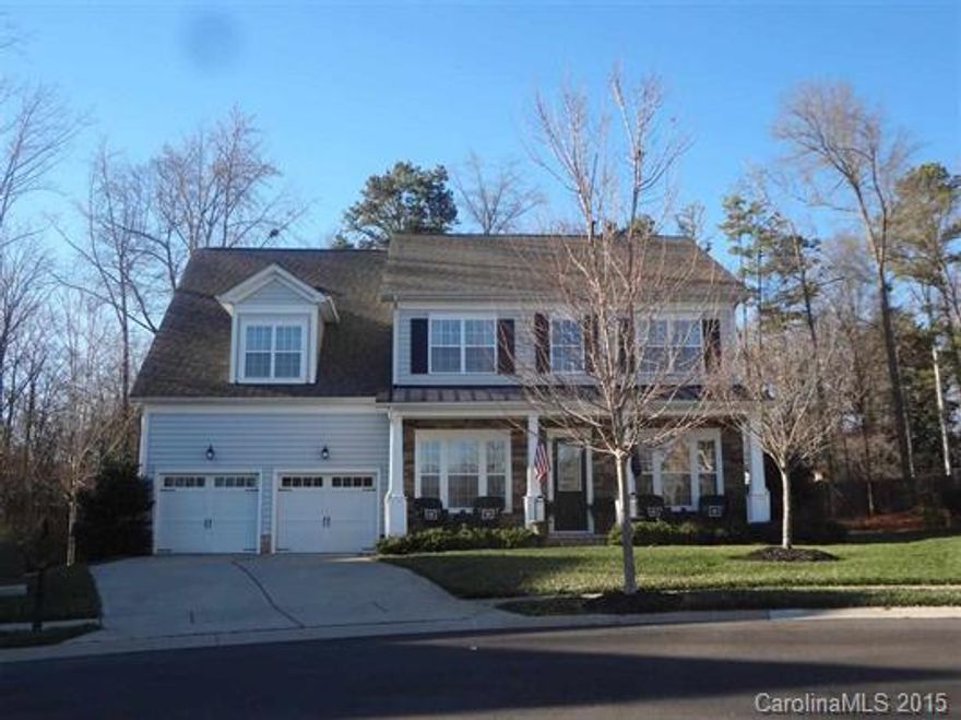 Beautiful 5 bedroom home with 3 full baths + huge bonus room, Open Floor Plan. Cul-de-sac lot. Guest room & full bath w/tile shower on main level, 11'ceilings main level, wood flooring, oversize doors, Library/Office, Arches, Dream Kitchen w/Gas Cook top, Granite, Pantry, Impressive entry with Two
Story Foyer. Upstairs includes large bonus room, 3 secondary bedrooms, Master BR and Bath, 2 Mstr closets, Laundry Room. Full front porch. Outdoor private living area, expansive concrete deck, swing.