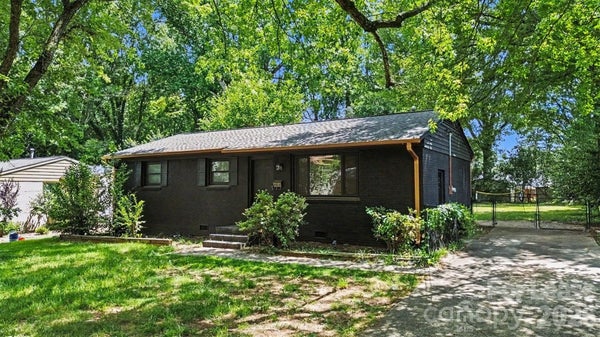 2616 SPRINGWAY DR, CHARLOTTE, NC 28205 - Image 44d348c6f2ff42881bbf775f7b76fedb/3884496363