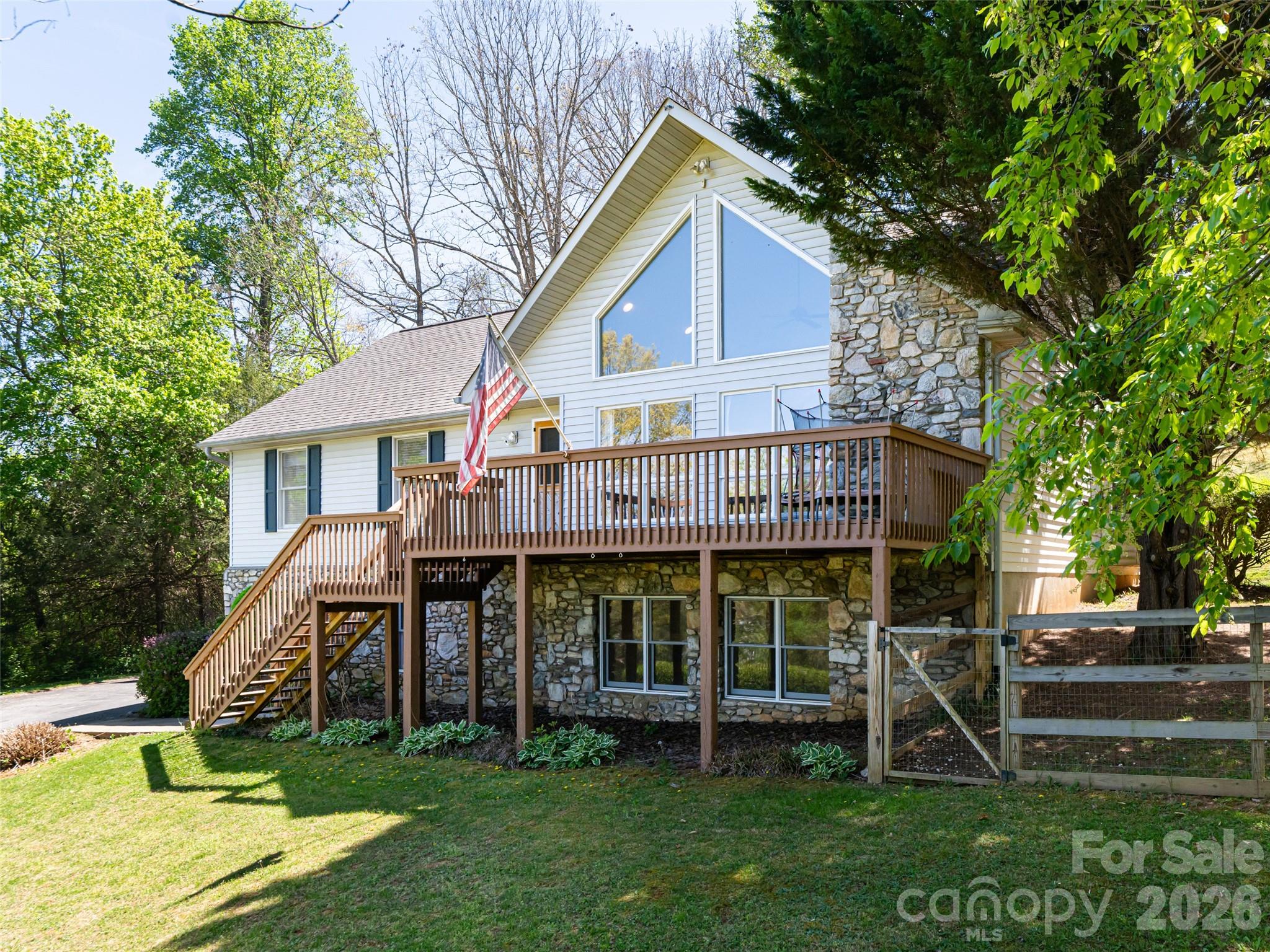 15 Tiffany Lane