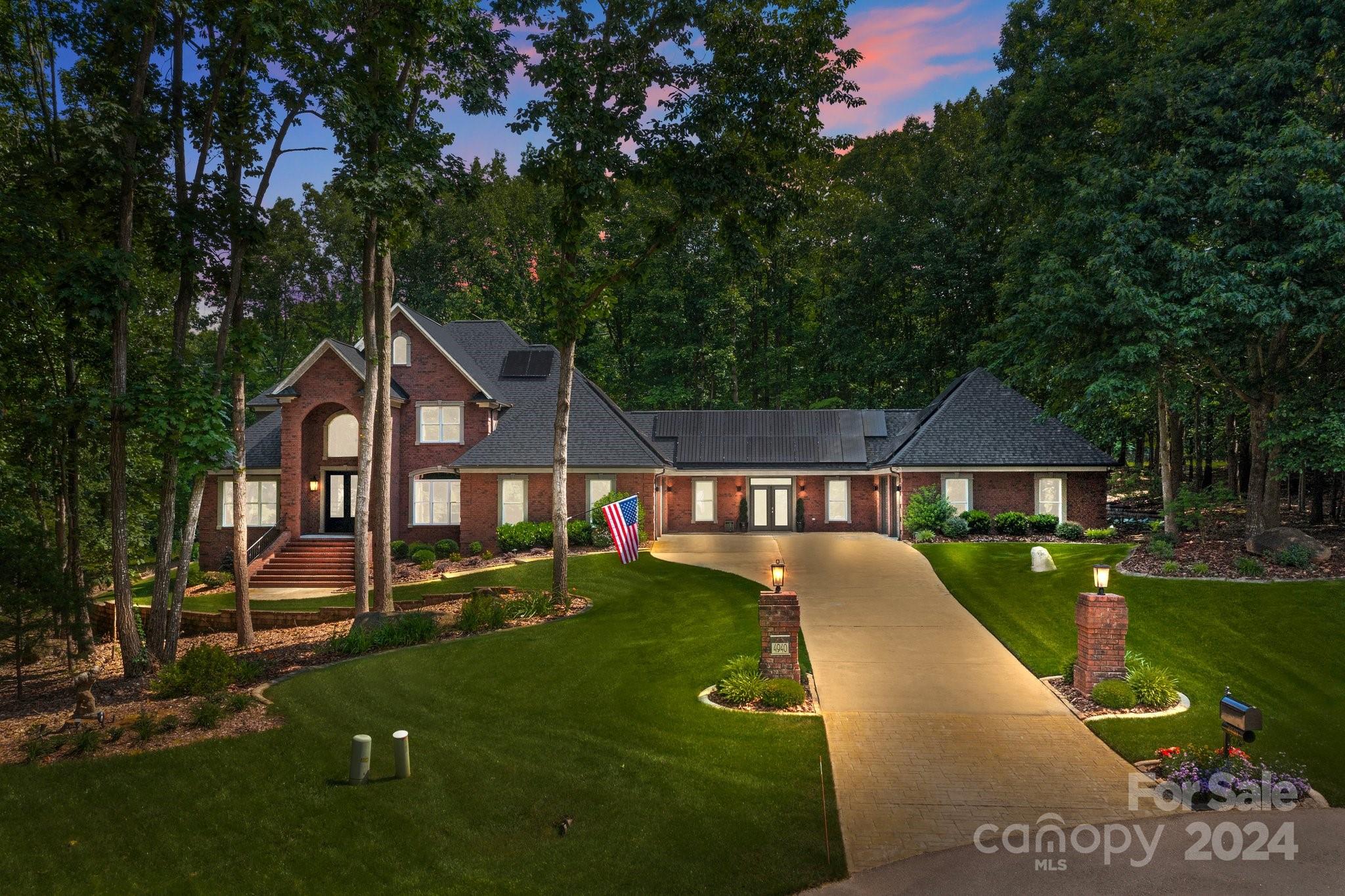 Hamilton Crest - Residential