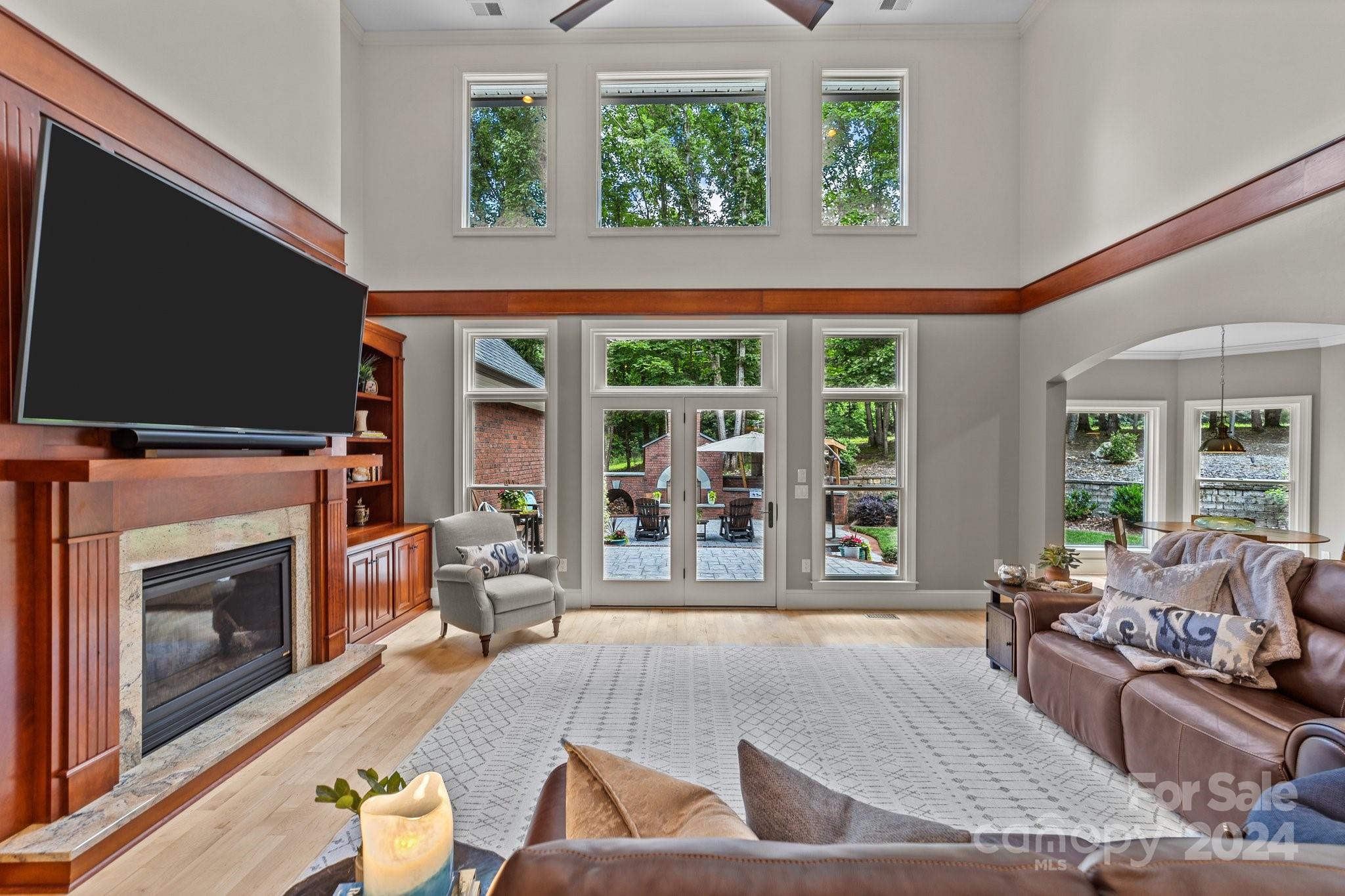 Hamilton Crest - Residential