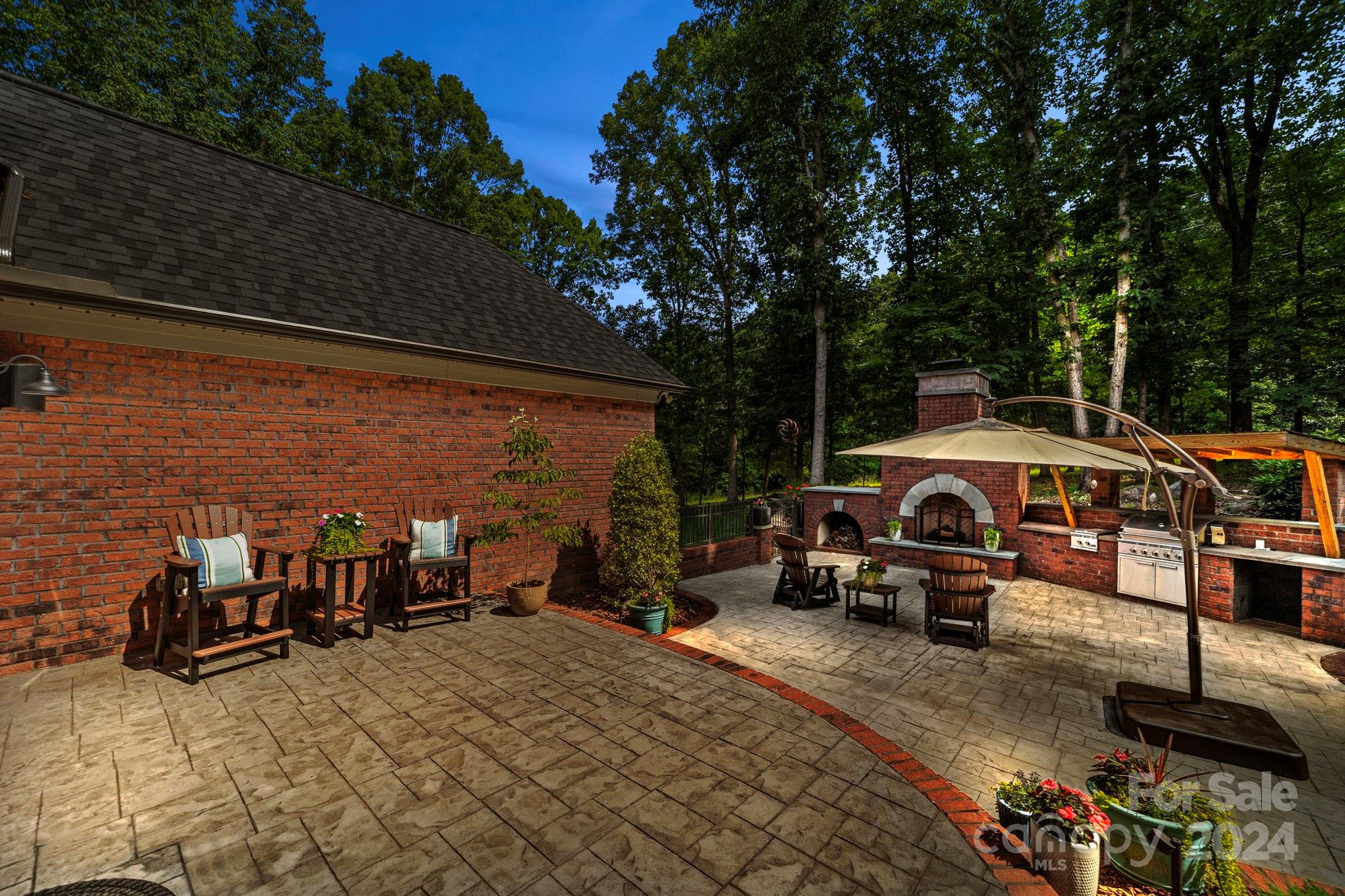 Hamilton Crest - Residential