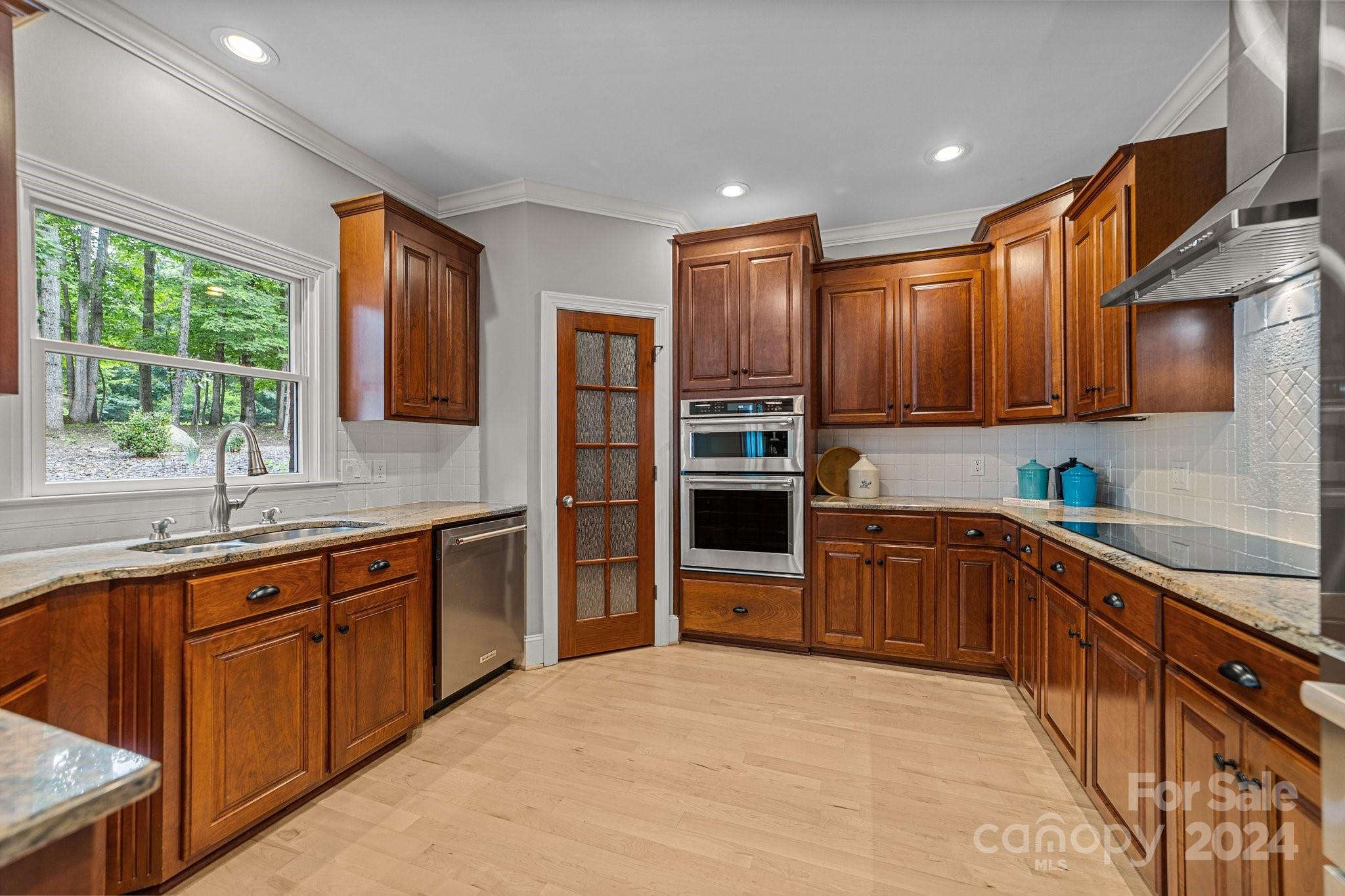 Hamilton Crest - Residential