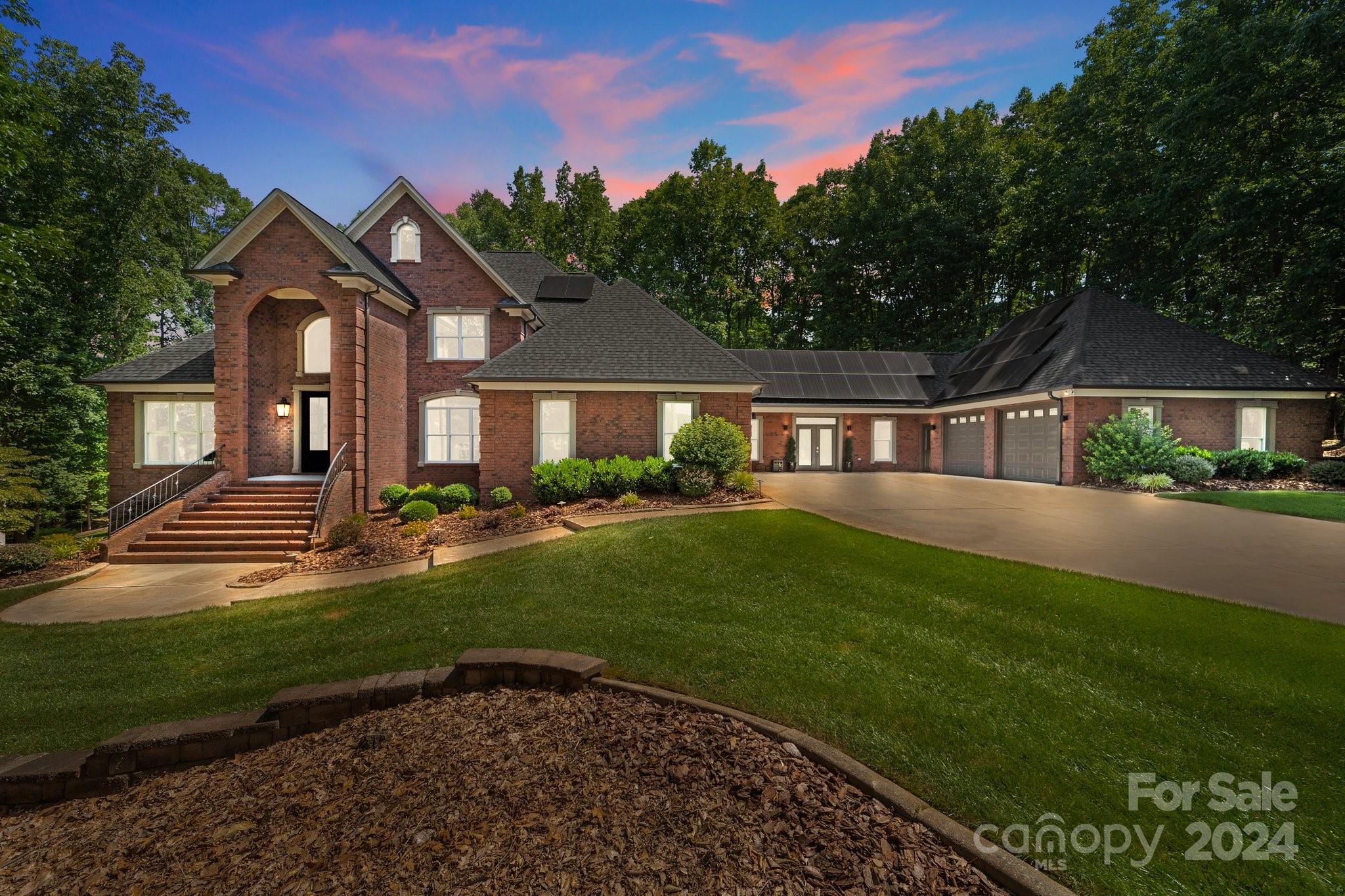 Hamilton Crest - Residential