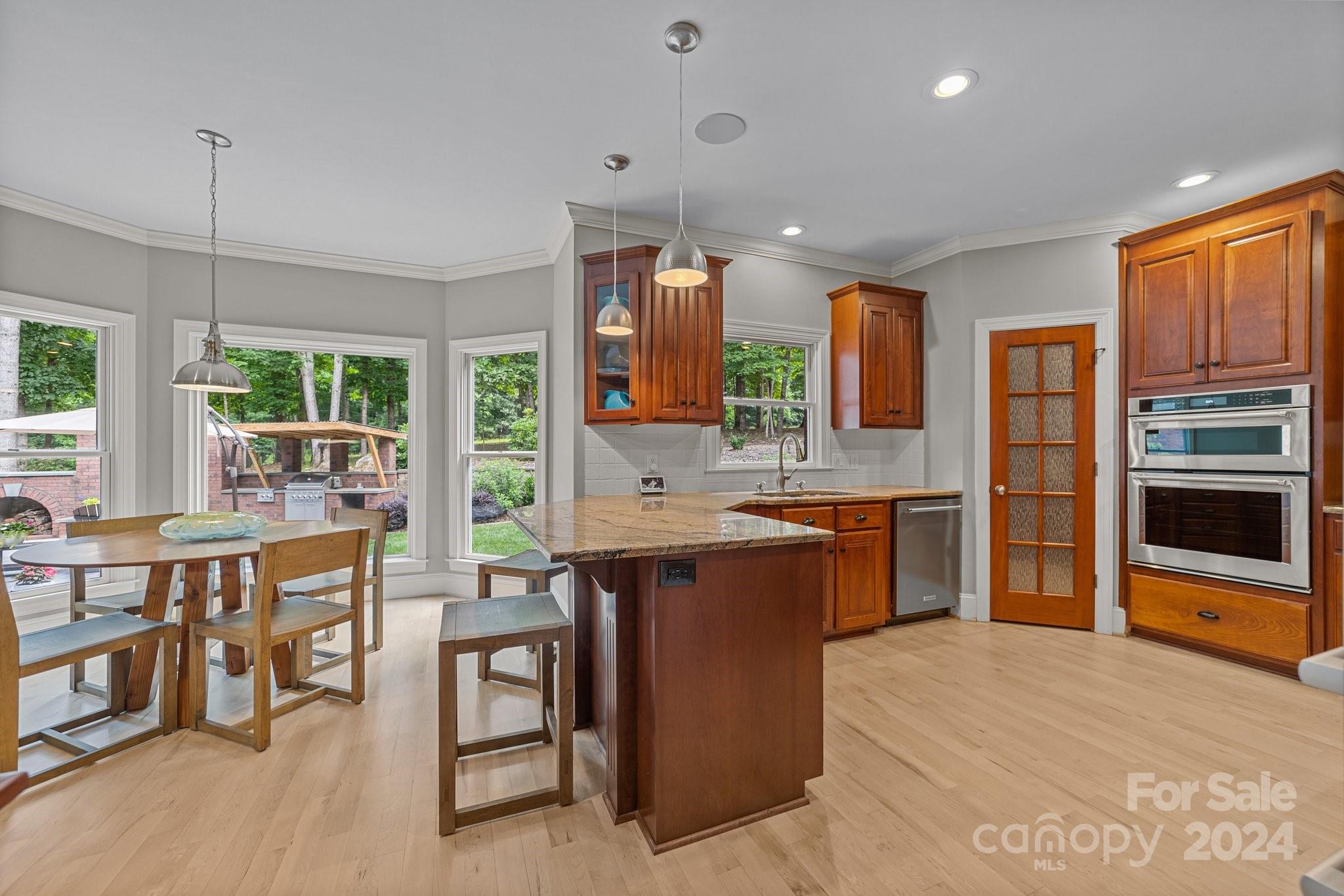 Hamilton Crest - Residential