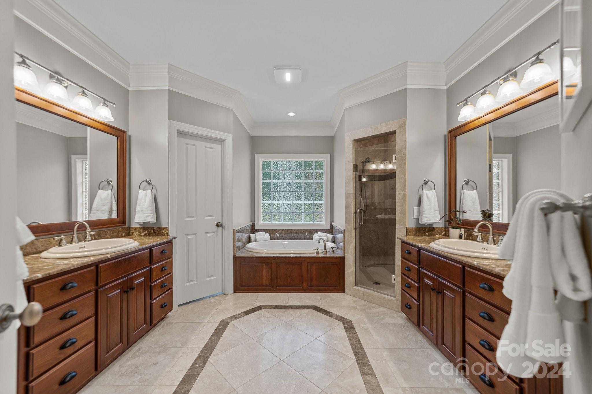 Hamilton Crest - Residential