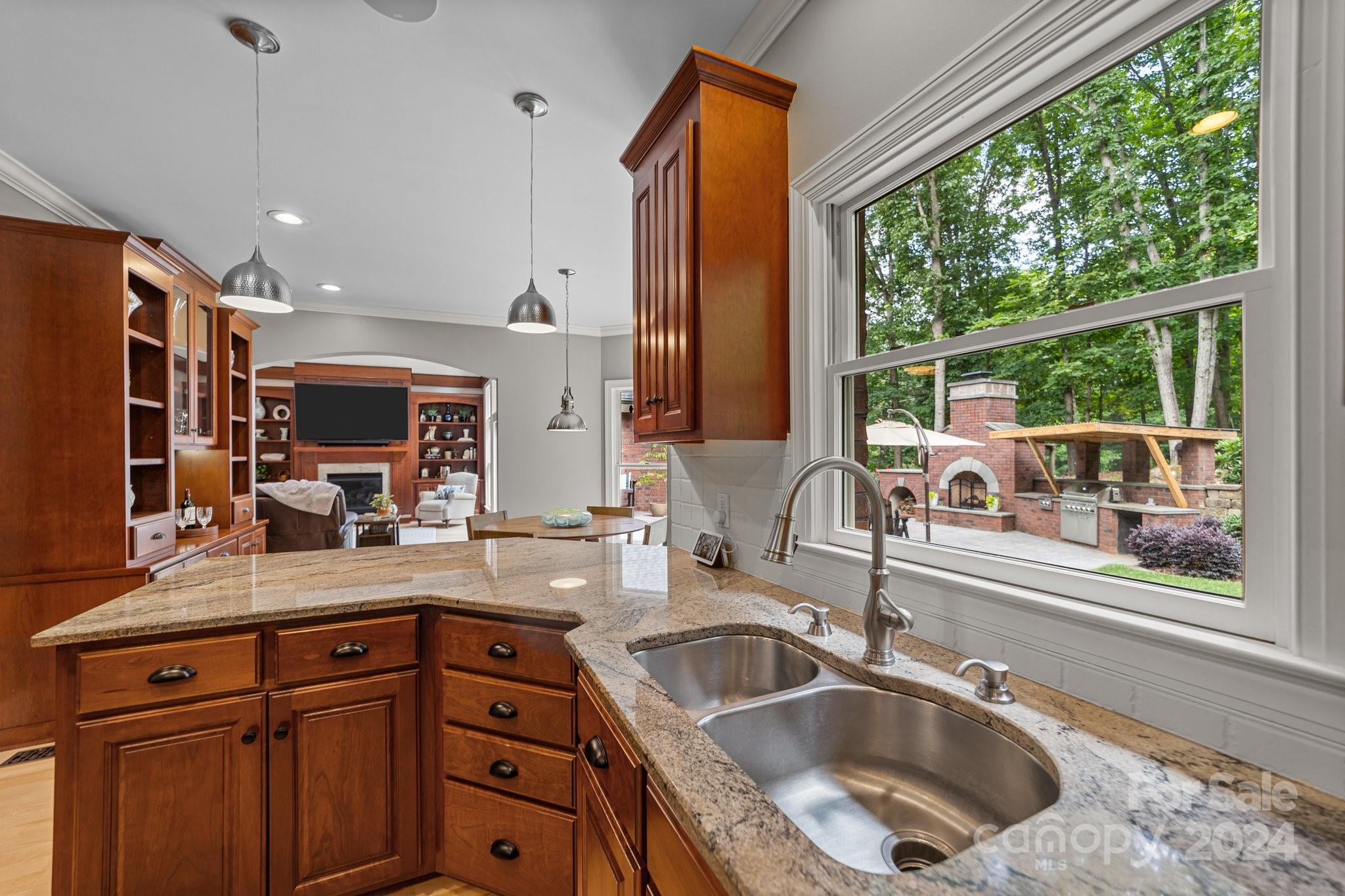 Hamilton Crest - Residential